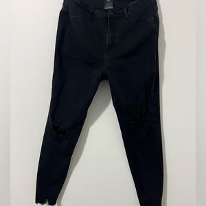 Fashion Nova Black distressed Jeans